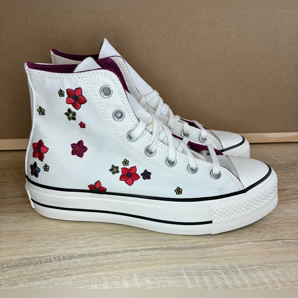 NWT Converse Platform Floral Sneakers Women 7.5